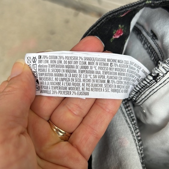Forever 21 Black Denim Floral Mini Skirt Sz 0X - Picture 7 of 7